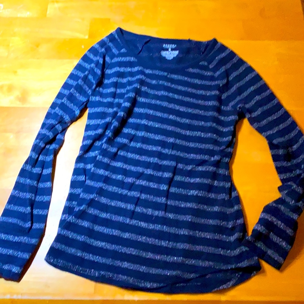 2 long sleeve size medium tops